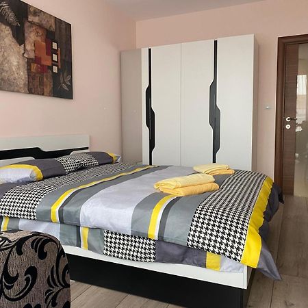 Stylish Apartment Near City Center Plovdiv Bagian luar foto