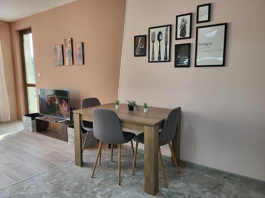 Stylish Apartment Near City Center Plovdiv Bagian luar foto