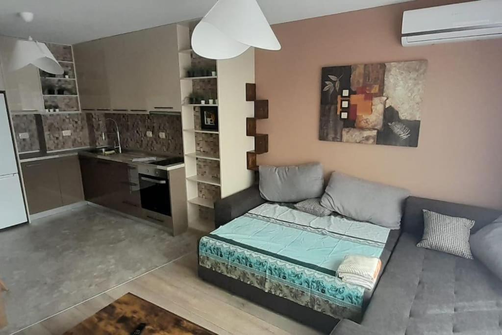Stylish Apartment Near City Center Plovdiv Bagian luar foto