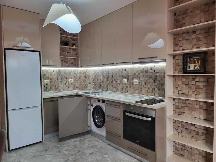 Stylish Apartment Near City Center Plovdiv Bagian luar foto